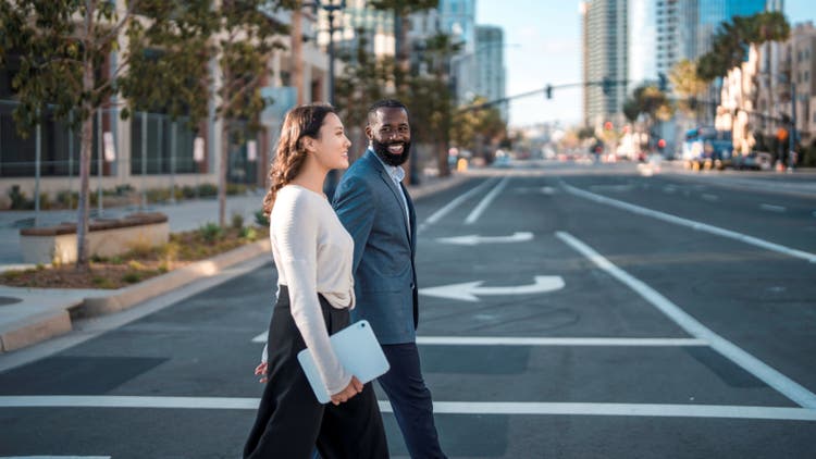 men &amp; women walking